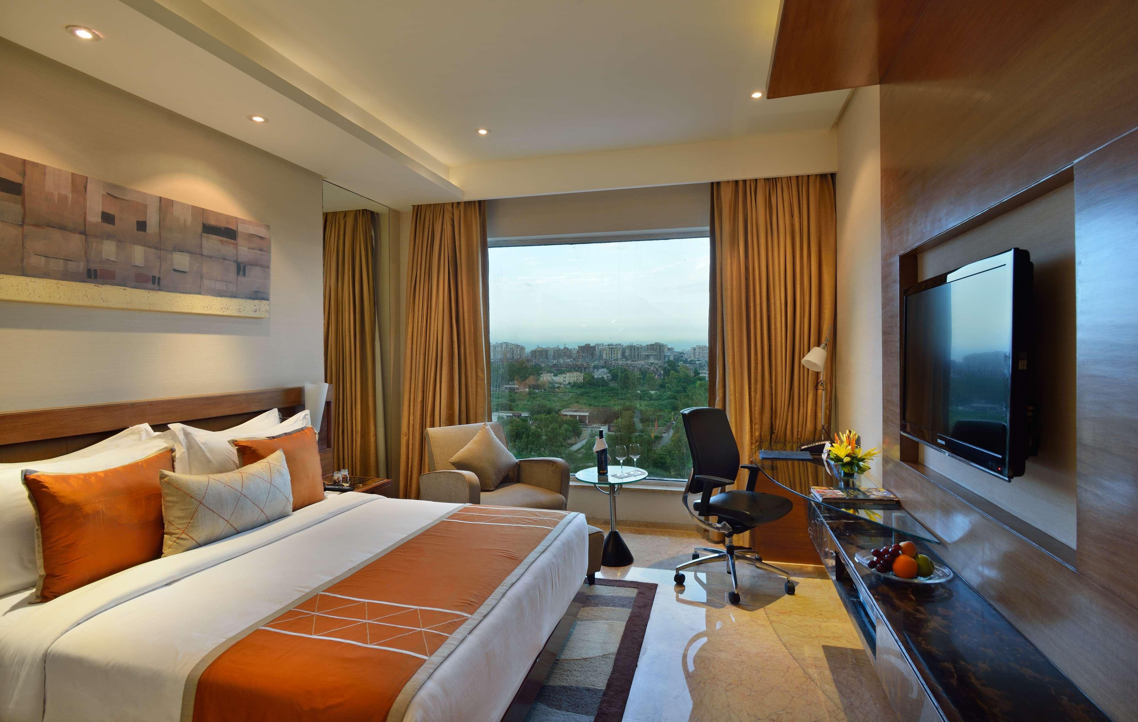 Готель Radisson Blu Kaushambi Delhi Ncr Ґазіабад Екстер'єр фото