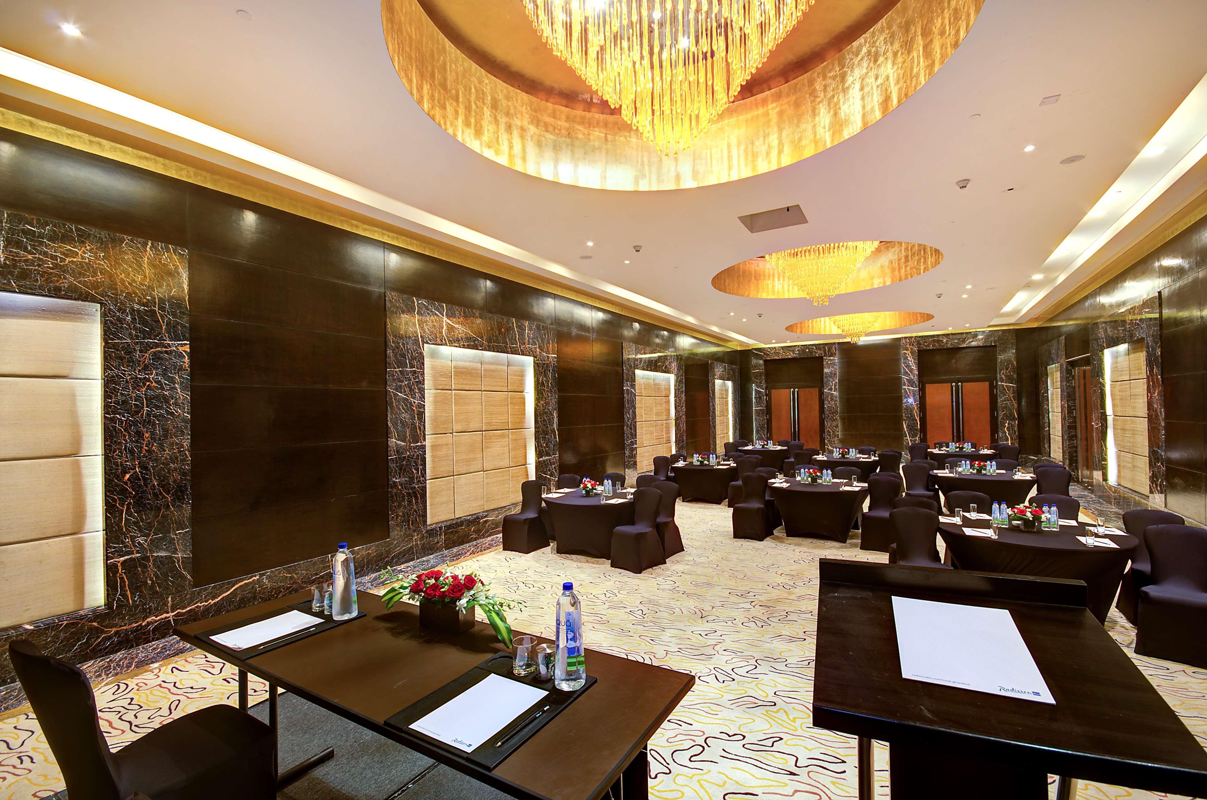 Готель Radisson Blu Kaushambi Delhi Ncr Ґазіабад Екстер'єр фото