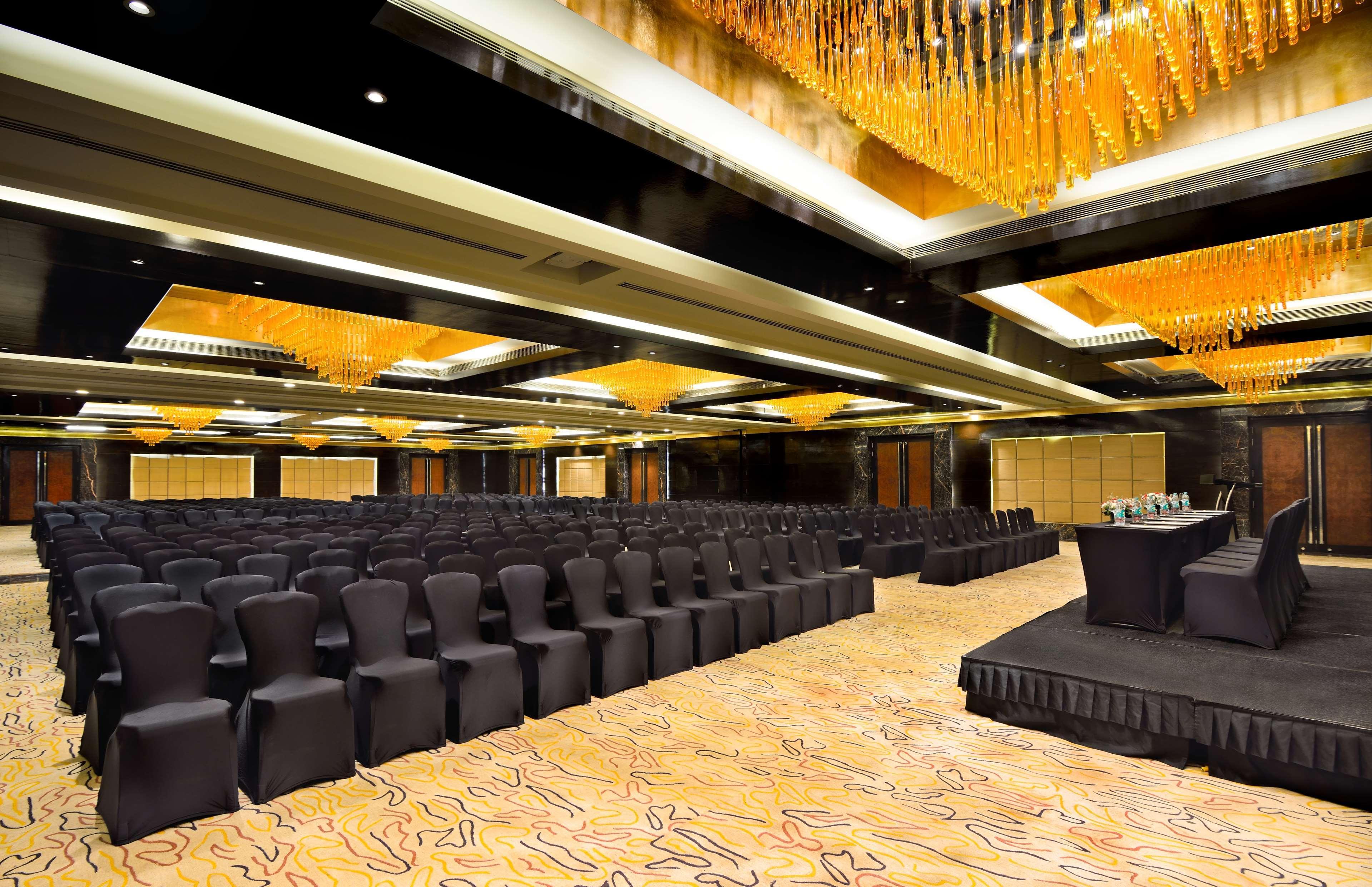 Готель Radisson Blu Kaushambi Delhi Ncr Ґазіабад Екстер'єр фото