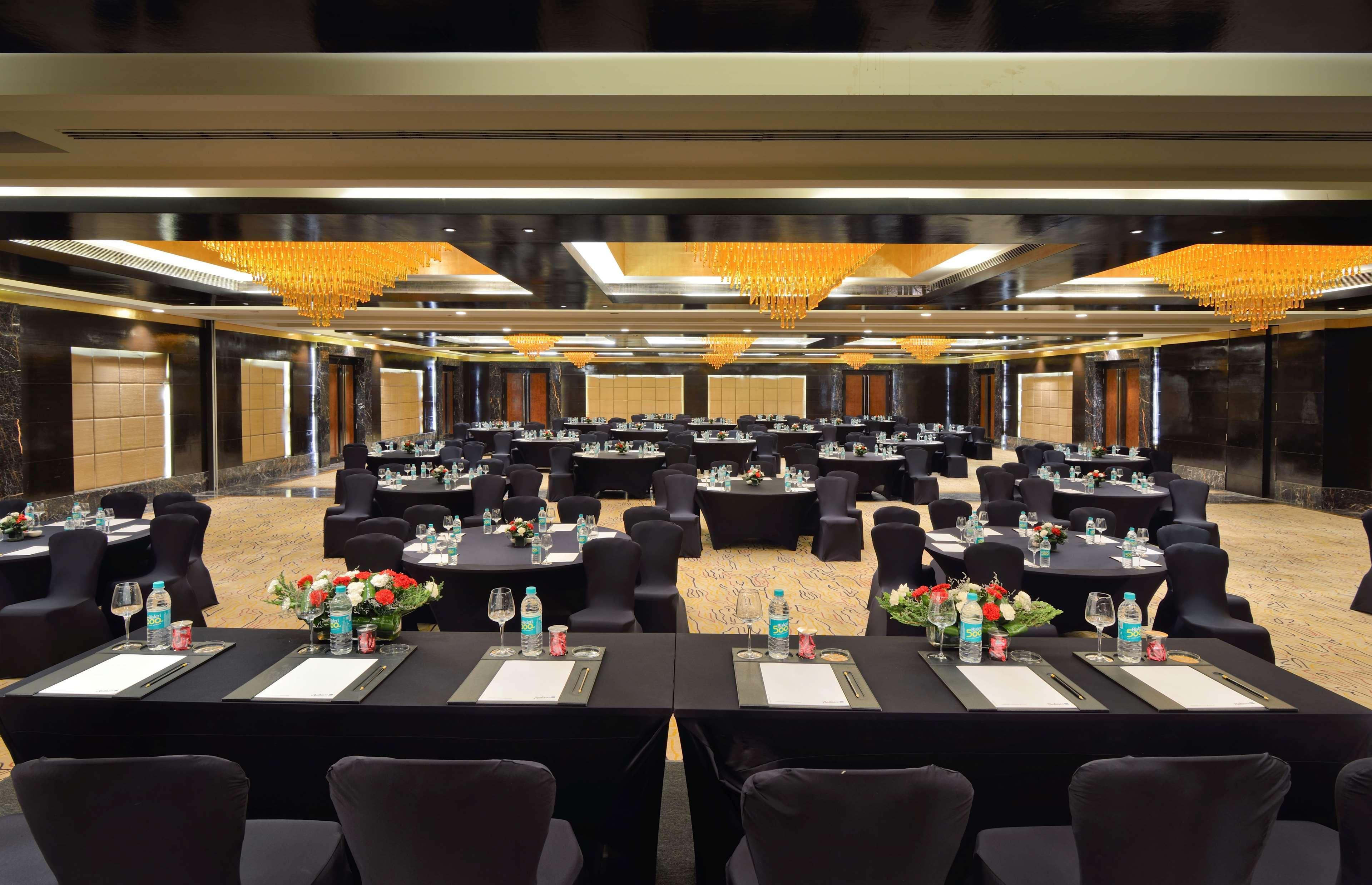 Готель Radisson Blu Kaushambi Delhi Ncr Ґазіабад Екстер'єр фото
