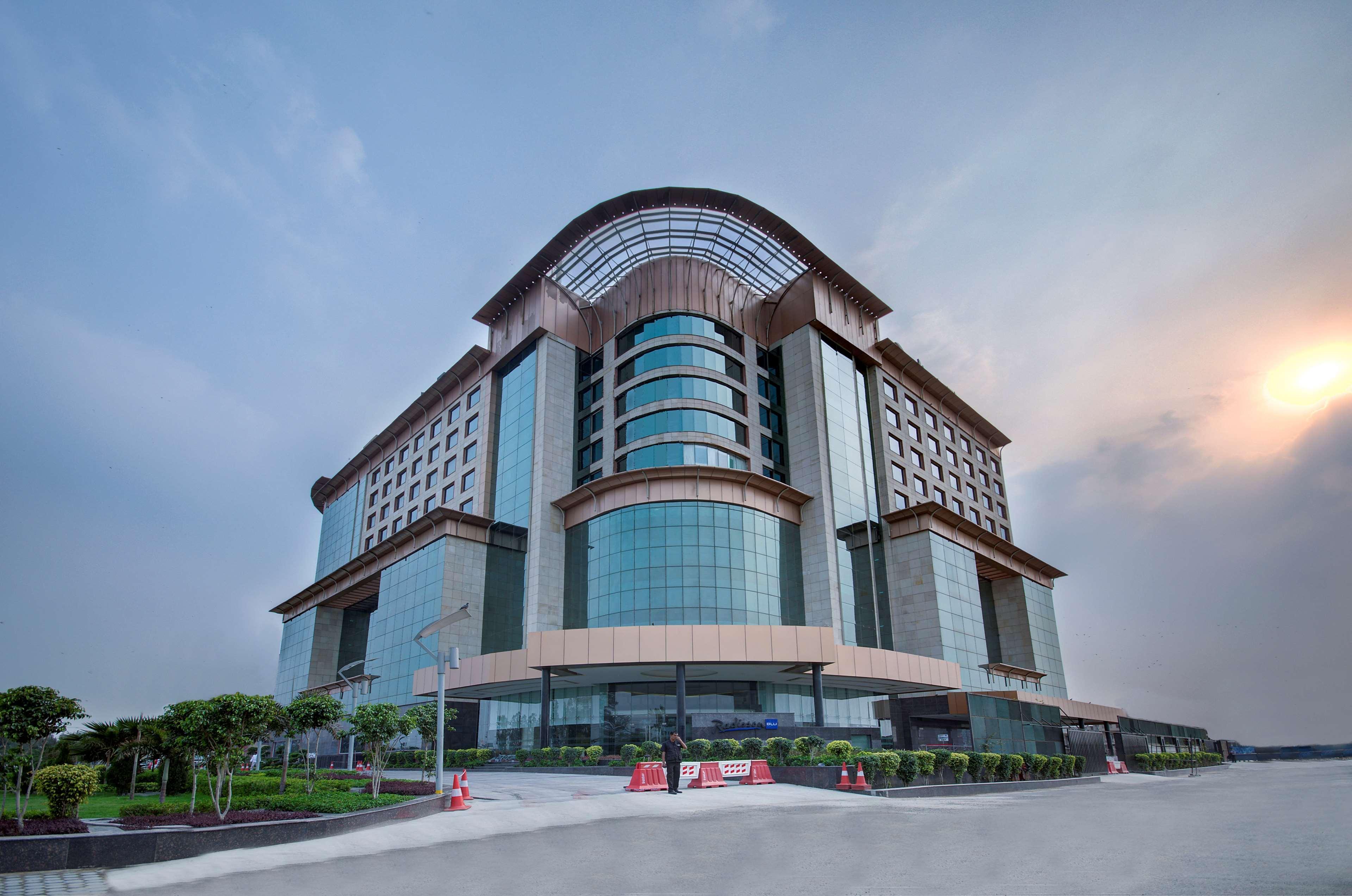 Готель Radisson Blu Kaushambi Delhi Ncr Ґазіабад Екстер'єр фото