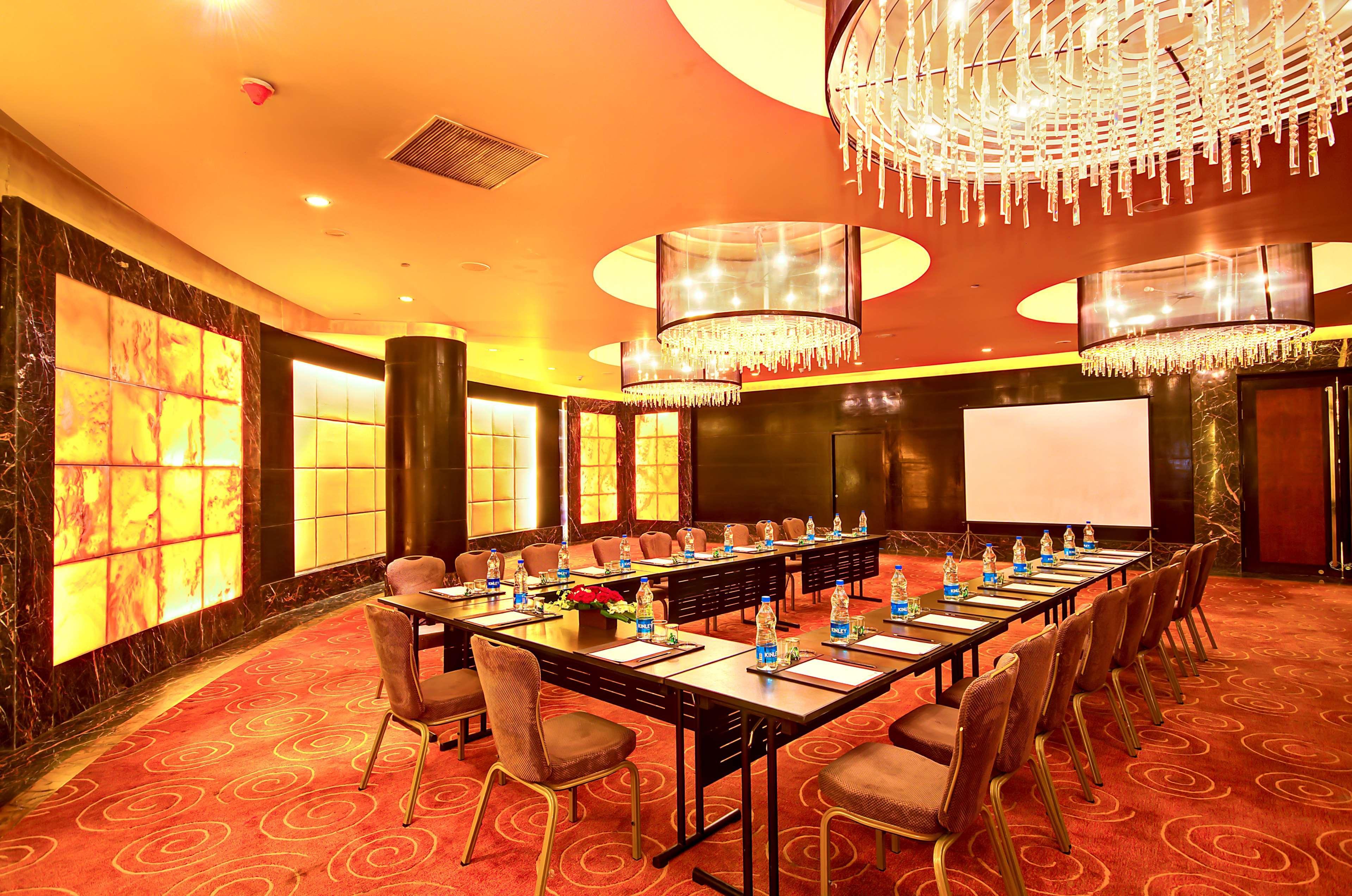 Готель Radisson Blu Kaushambi Delhi Ncr Ґазіабад Екстер'єр фото