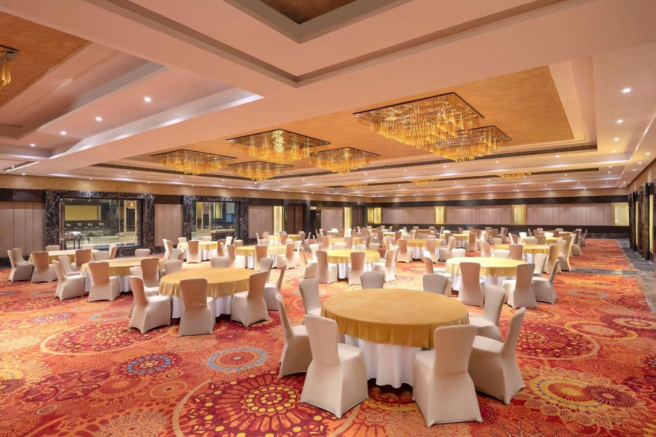 Готель Radisson Blu Kaushambi Delhi Ncr Ґазіабад Екстер'єр фото