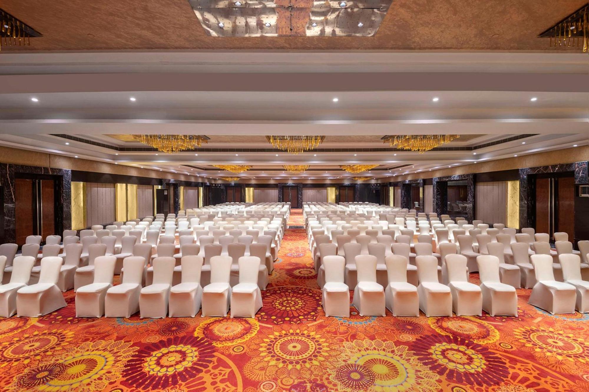 Готель Radisson Blu Kaushambi Delhi Ncr Ґазіабад Екстер'єр фото